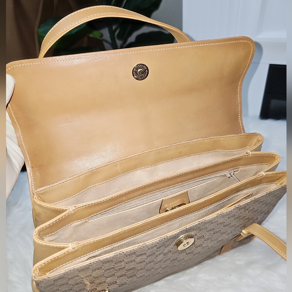 🔥😍Beautiful condition 🔥 😍 Authentic Gucci Shoulder / handbag - Picture 12 of 17